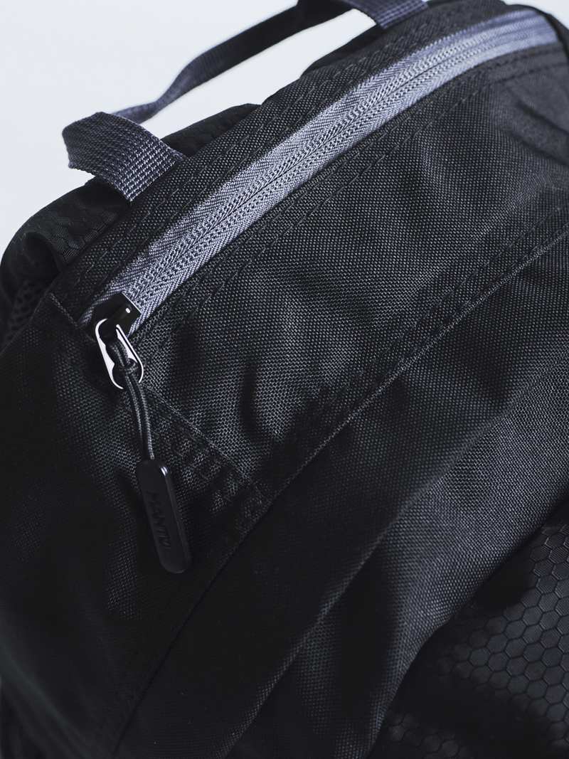 MANTO Cross backpack -reflective